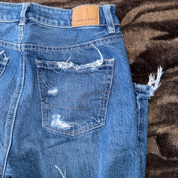 American Eagle Ripped Mom Jean - Picture 7 of 12
